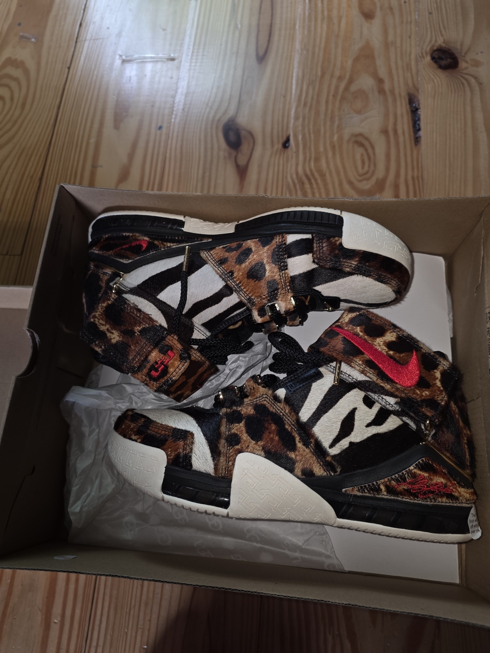 Nike Zoom Lebron 2 LX " BEAST "